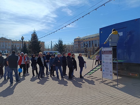 Иркутский филиал «СОГАЗ-Мед» проинформировал участников мероприятия «День здоровья 2023», новости, пресс-релизы, статьи, «СОГАЗ-Мед», омс